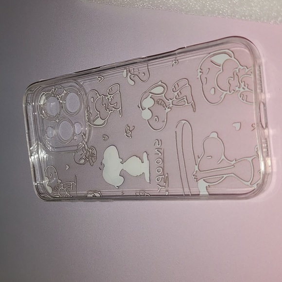 Brand new Apple IPhone 🍎 16 Pro Max Peanuts Snoopy soft Silicone Phone - Picture 7 of 7